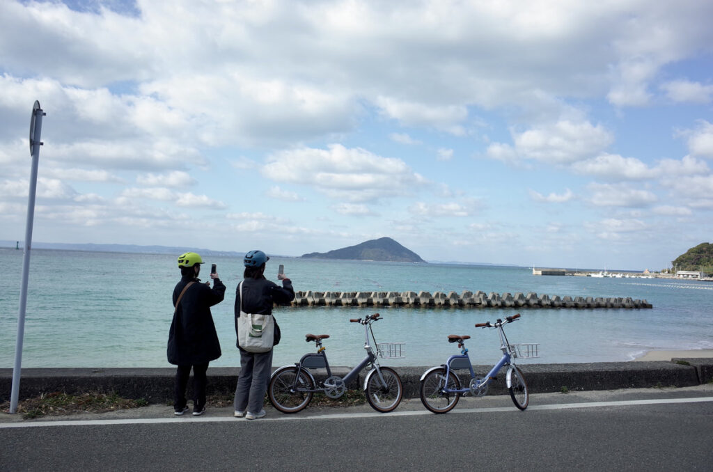 wimo電動アシスト自転車「COOZY Light」|自転車なら思わず止まりたくなる景色に、すぐ立ち寄れる(ノルバイ糸島) レンタサイクルなら思わず止まりたくなる景色に、すぐ立ち寄れる